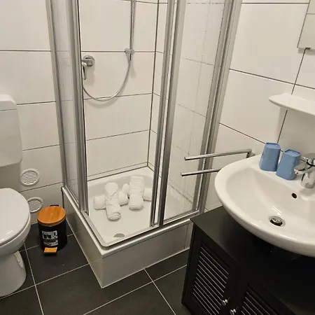 Ps120 Egr Business & Wlan, Gartenblick, Naehe Aachen, Ideal Fuer Businessaufenthalt & Staedtetrip شقة